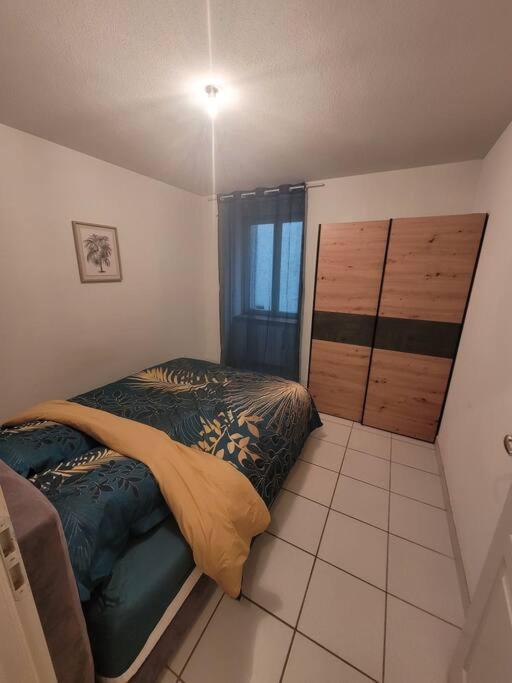 Appartement Sur La Place De Poncin Zewnętrze zdjęcie